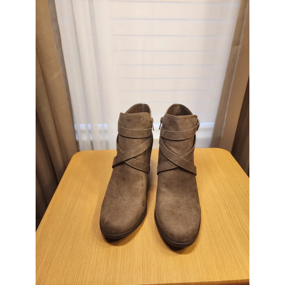 Style & Co Buckle Criss Cross Strap Boots Booties SZ 9 M Grey Gray Dark Taupe